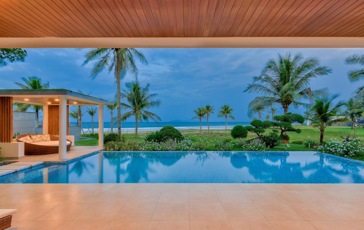 Deluxe Ocean Villa Along The Beach Дананг Екстериор снимка