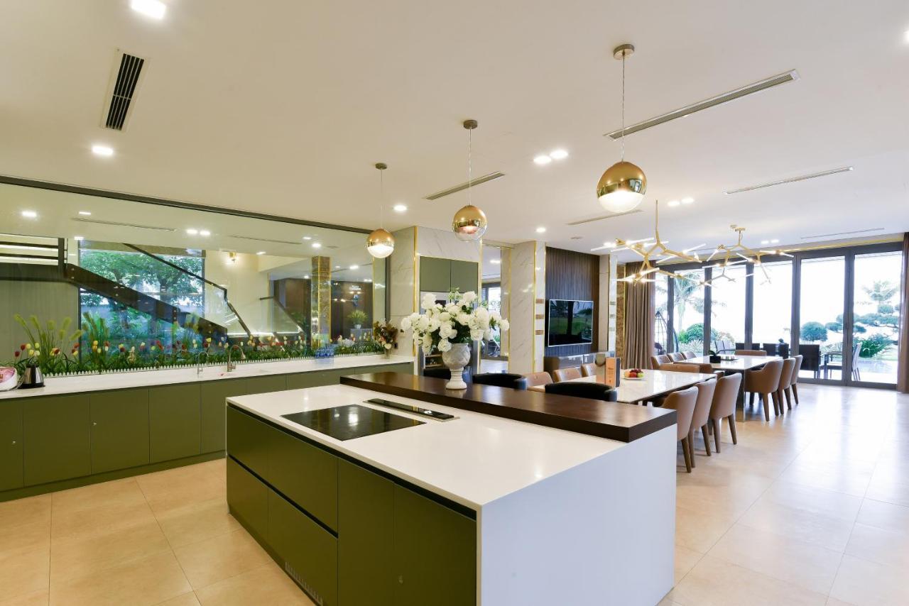 Deluxe Ocean Villa Along The Beach Дананг Екстериор снимка