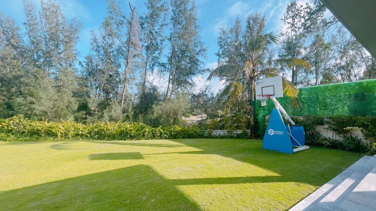 Deluxe Ocean Villa Along The Beach Дананг Екстериор снимка