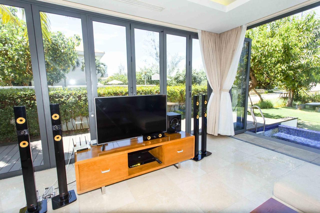 Deluxe Ocean Villa Along The Beach Дананг Екстериор снимка