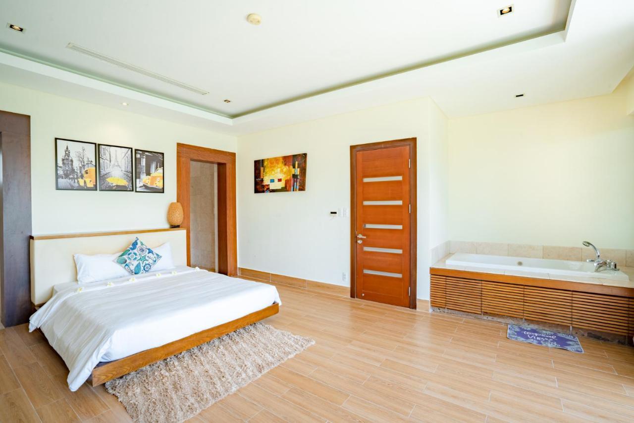 Deluxe Ocean Villa Along The Beach Дананг Екстериор снимка