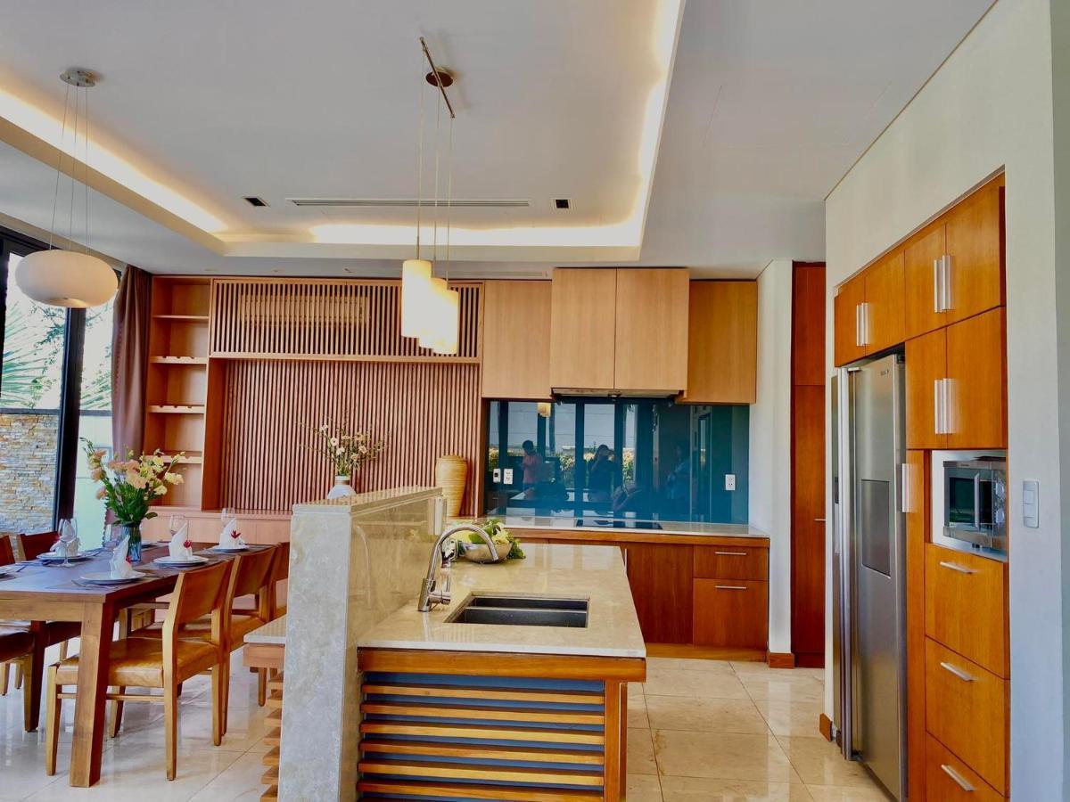 Deluxe Ocean Villa Along The Beach Дананг Екстериор снимка