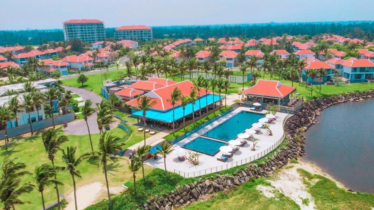 Deluxe Ocean Villa Along The Beach Дананг Екстериор снимка