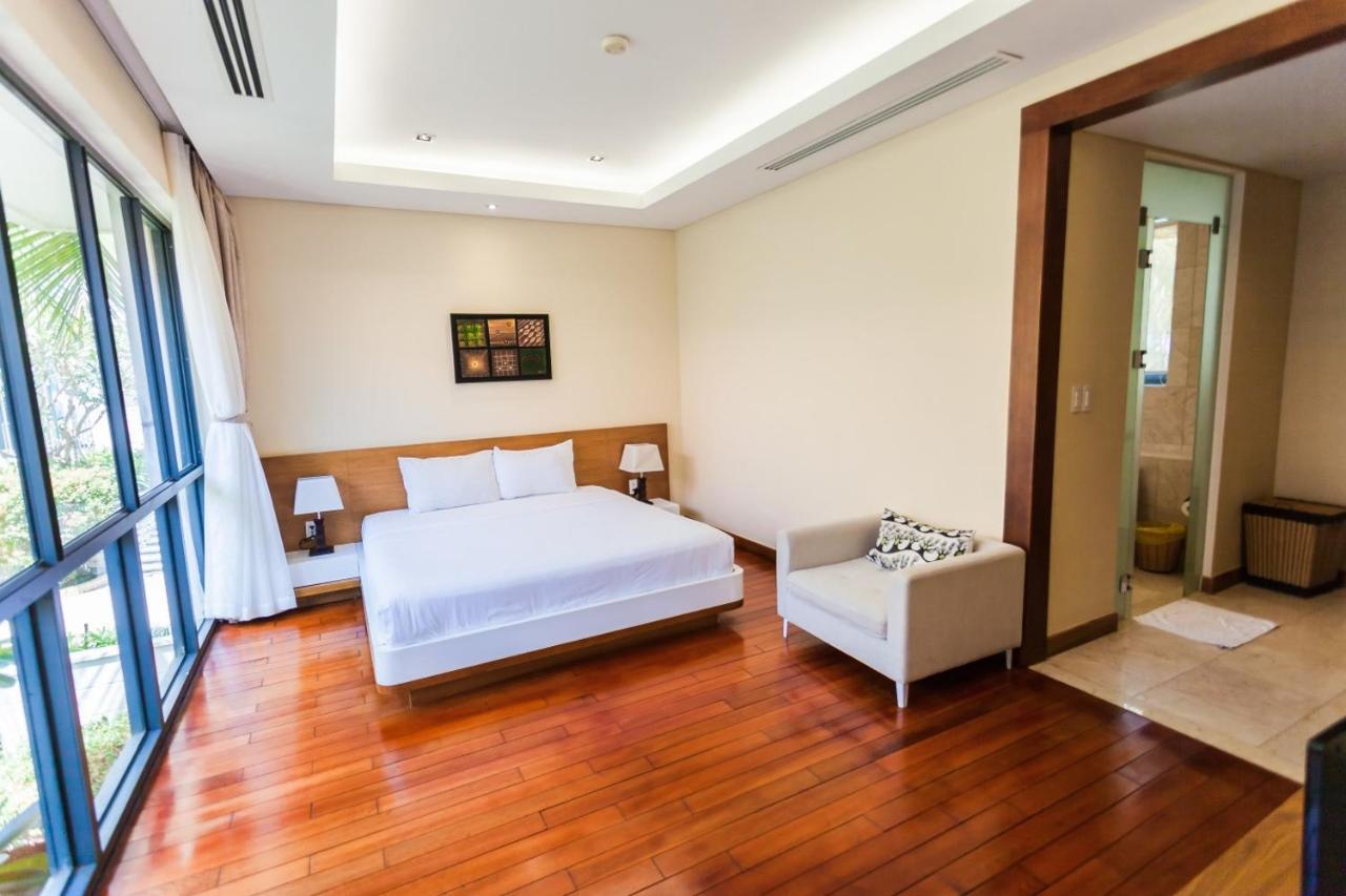 Deluxe Ocean Villa Along The Beach Дананг Екстериор снимка