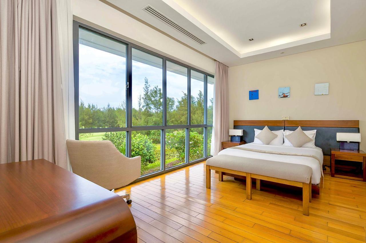 Deluxe Ocean Villa Along The Beach Дананг Екстериор снимка